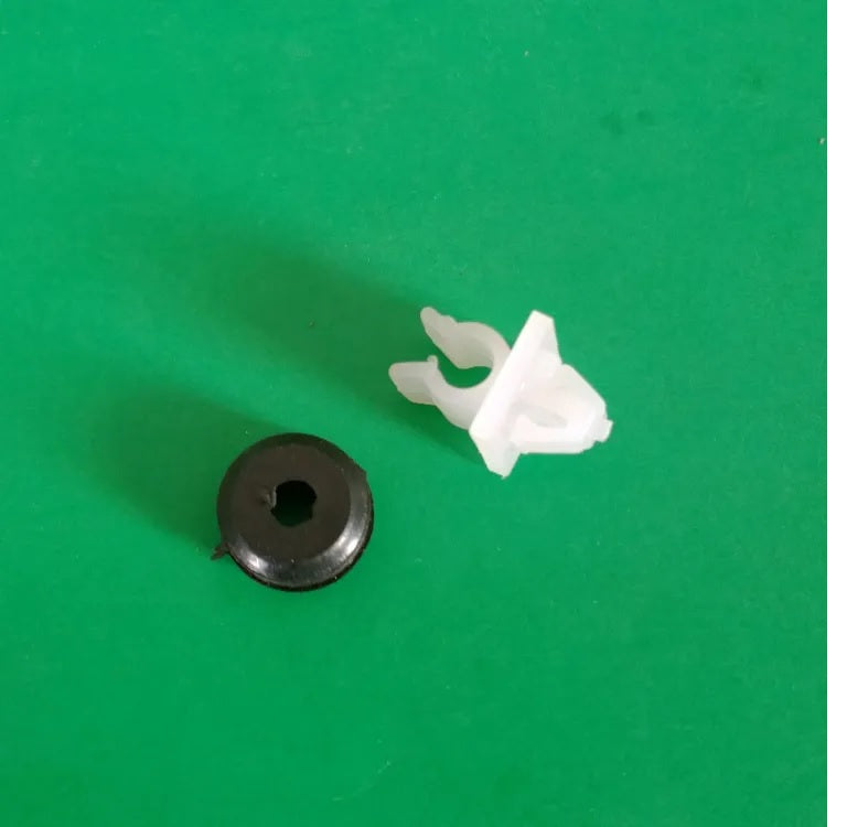 Bonnet Rod / Hood Rod stopper Clip set for Suzuki Mehran / FX 2 Pcs